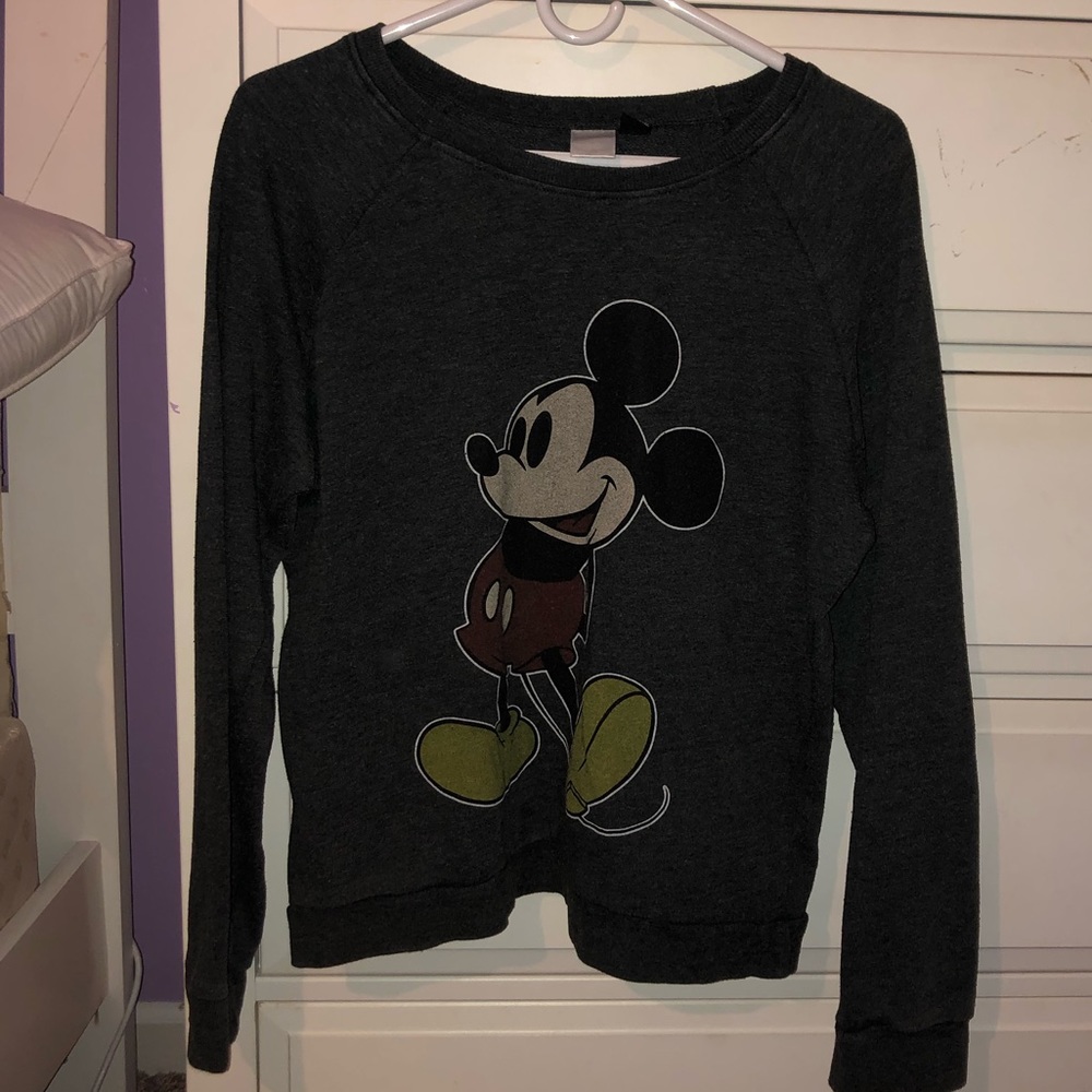 sweatshirt